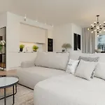 Lux Domaniewska With Sauna & Gym By Renters Prestige 3*